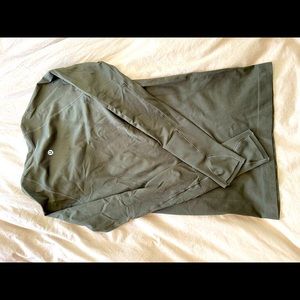 Lululemon Women’s long sleeve shirt